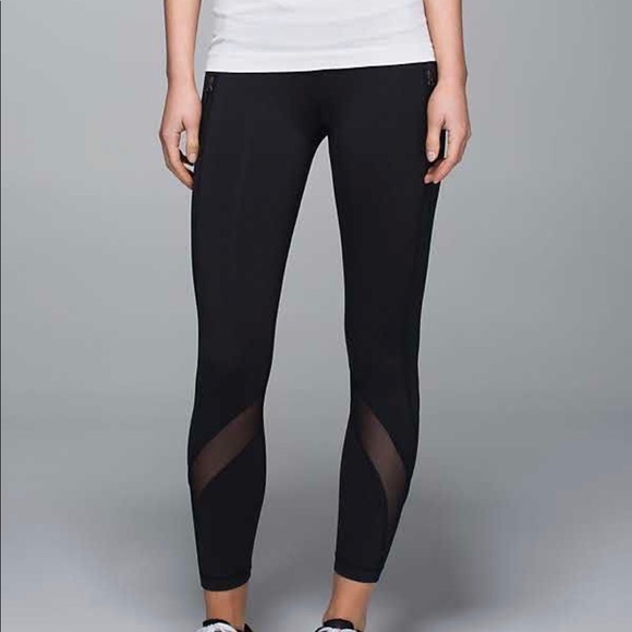 lululemon athletica Pants - Lululemon black mesh leggings 7/8 size 6